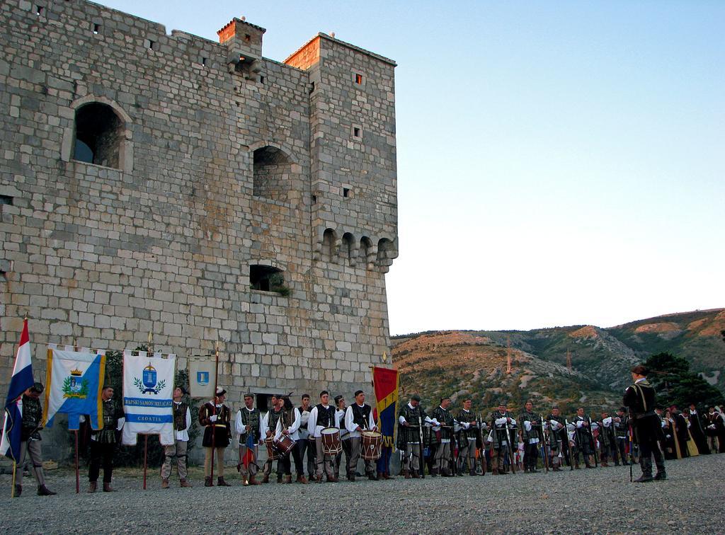 Dida Moj * Senj (Lika-Senj)